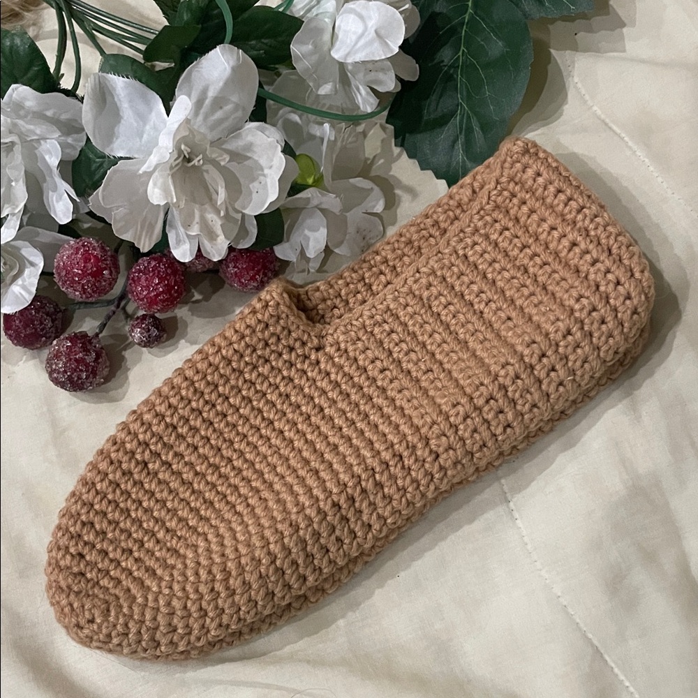 Hand Knit Tan Beige Neutral Indoor Cozy Slippers Unisex Size 9-11 Boho New